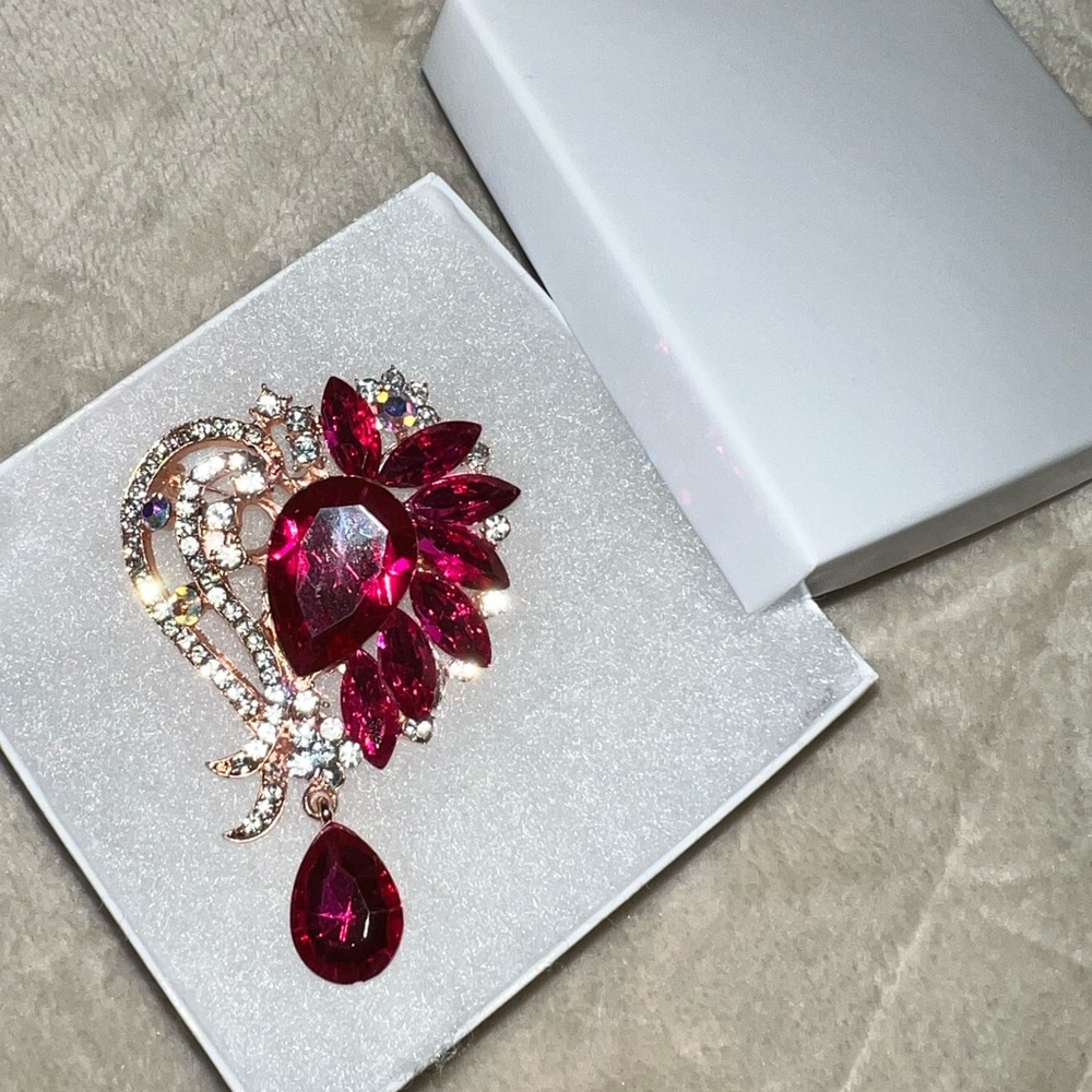 Elegant fuchsia Crystal Brooch